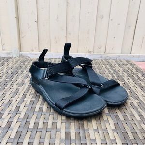 Dr. Marten Black Velcro Sandal